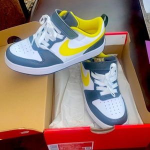 Kids Nike sneakers. 13.5